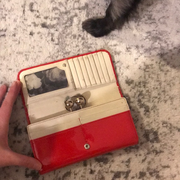 Fire engine red wallet - Picture 3 of 5